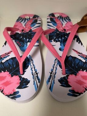 Hot Pink Floral Women’s Flip Flop Sandals Hawaiian